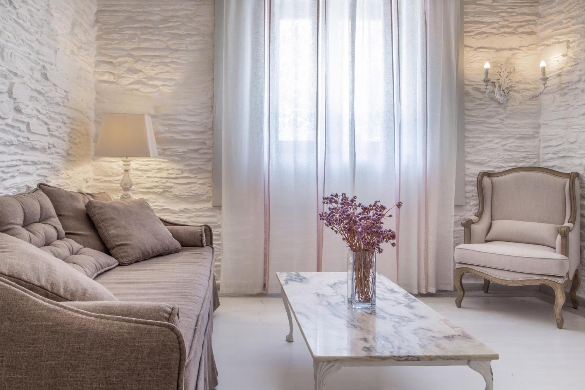 Micra Anglia Boutique Hotel & Spa Ándros エクステリア 写真