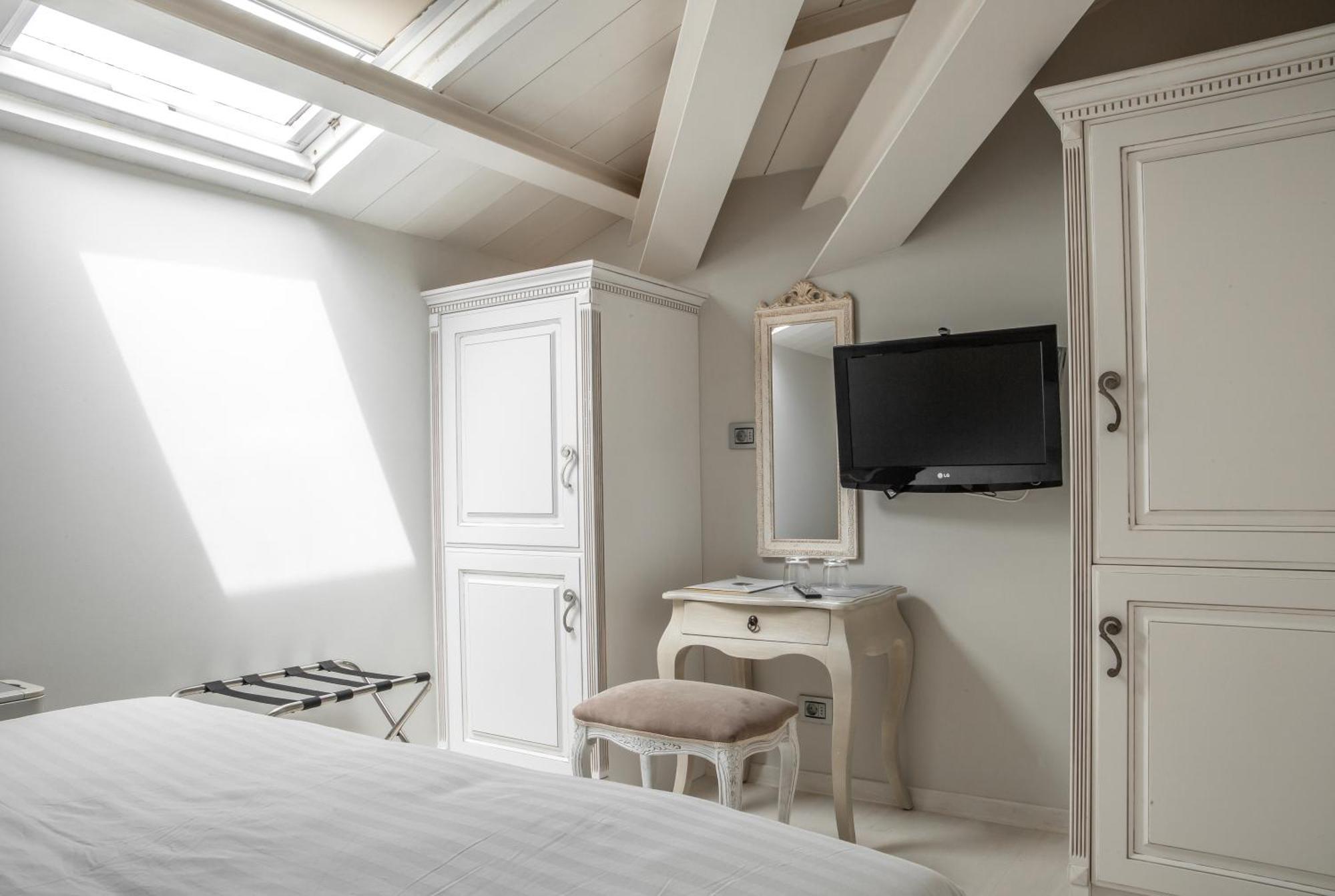 Micra Anglia Boutique Hotel & Spa Ándros エクステリア 写真